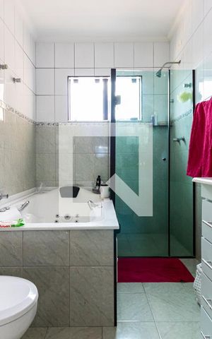 Casa à venda com 227m², 3 quartos e 4 vagas2o. Andar - Banheiro da Suíte 3