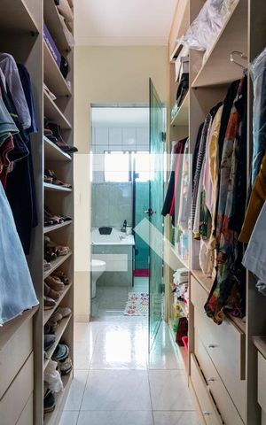 Casa à venda com 227m², 3 quartos e 4 vagas2o. Andar - Closet da Suíte 3