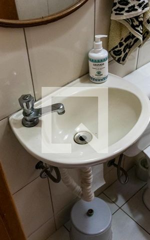 Casa à venda com 227m², 3 quartos e 4 vagas1o. Andar - Banheiro de serviço