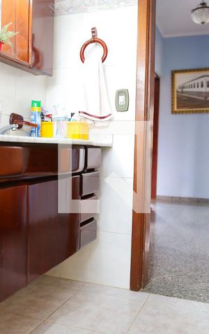 Casa à venda com 850m², 7 quartos e 8 vagas Casa à venda com 850m², 7 quartos e 8 vagasBanheiro 2