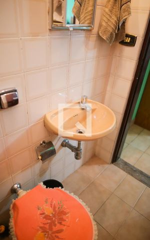 Casa à venda com 850m², 7 quartos e 8 vagas Casa à venda com 850m², 7 quartos e 8 vagasBanheiro da Suite 2 - Casa dos Fundos