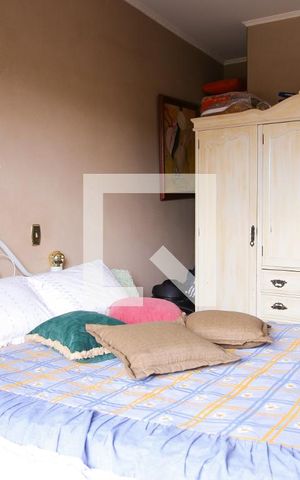 Casa à venda com 850m², 7 quartos e 8 vagas Casa à venda com 850m², 7 quartos e 8 vagasQuarto 3