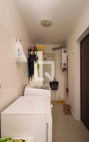 Casa para alugar com 200m², 4 quartos e 1 vaga Casa para alugar com 200m², 4 quartos e 1 vagaÁrea de Serviço