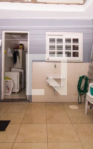 Casa para alugar com 200m², 4 quartos e 1 vaga Casa para alugar com 200m², 4 quartos e 1 vagaÁrea Externa
