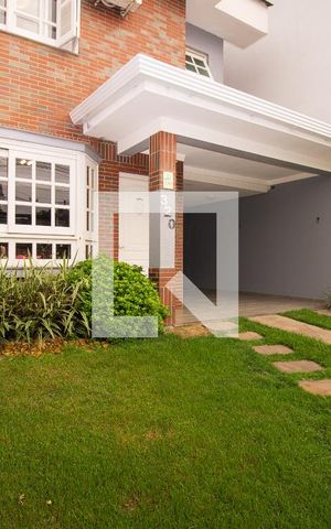 Casa para alugar com 200m², 4 quartos e 1 vaga Casa para alugar com 200m², 4 quartos e 1 vagaÁrea Externa