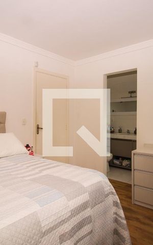 Casa para alugar com 200m², 4 quartos e 1 vaga Casa para alugar com 200m², 4 quartos e 1 vagaSuite