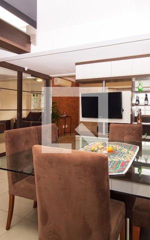 Casa para alugar com 200m², 4 quartos e 1 vaga Casa para alugar com 200m², 4 quartos e 1 vagaSala de Jantar
