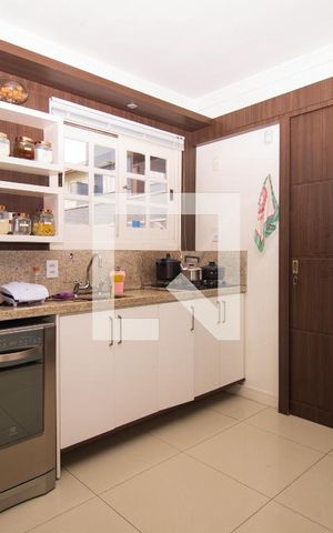 Casa para alugar com 200m², 4 quartos e 1 vaga Casa para alugar com 200m², 4 quartos e 1 vagaCozinha