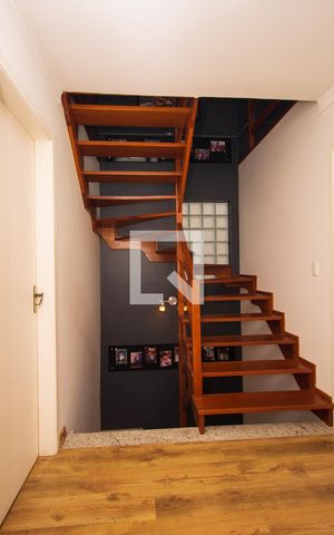 Casa para alugar com 200m², 4 quartos e 1 vaga Casa para alugar com 200m², 4 quartos e 1 vagaCorredor