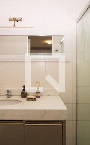 Casa para alugar com 200m², 4 quartos e 1 vaga Casa para alugar com 200m², 4 quartos e 1 vagaBanheiro da Suíte