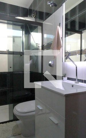 Casa à venda com 222m², 3 quartos e 4 vagasBanheiro da Suíte 1
