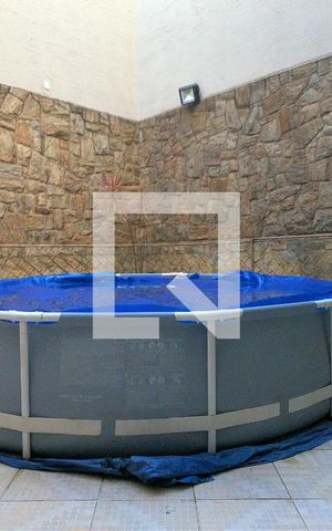 Casa à venda com 222m², 3 quartos e 4 vagasÁrea da churrasqueira e piscina