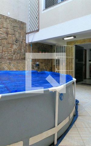 Casa à venda com 222m², 3 quartos e 4 vagasÁrea da churrasqueira e piscina