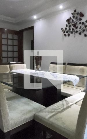 Casa à venda com 222m², 3 quartos e 4 vagasSala