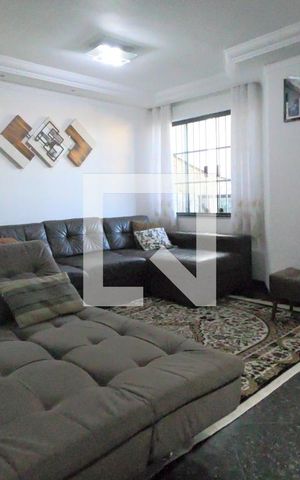 Casa à venda com 222m², 3 quartos e 4 vagasSala