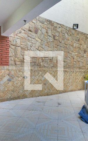 Casa à venda com 222m², 3 quartos e 4 vagasÁrea da churrasqueira e piscina