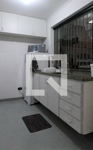 Casa à venda com 222m², 3 quartos e 4 vagasÁrea da churrasqueira e piscina