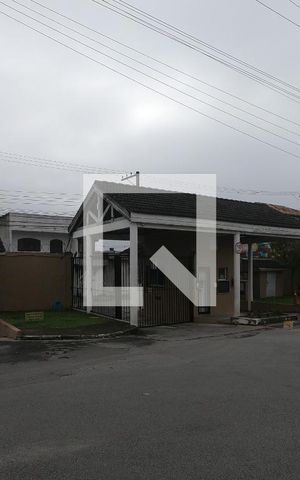 Casa de condomínio para alugar com 48m², 2 quartos e 2 vagasEntrada