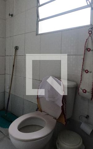 Casa de condomínio para alugar com 48m², 2 quartos e 2 vagasBanheiro