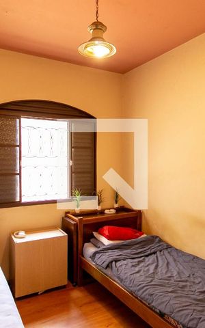 Casa à venda com 258m², 4 quartos e 4 vagas Casa à venda com 258m², 4 quartos e 4 vagasQuarto 2