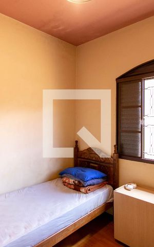 Casa à venda com 258m², 4 quartos e 4 vagas Casa à venda com 258m², 4 quartos e 4 vagasQuarto 2