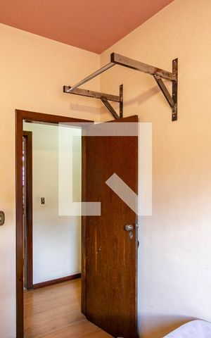 Casa à venda com 258m², 4 quartos e 4 vagas Casa à venda com 258m², 4 quartos e 4 vagasQuarto 2