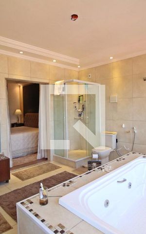 Casa à venda com 700m², 4 quartos e 3 vagasBanheiro do Quarto 3 (suíte)