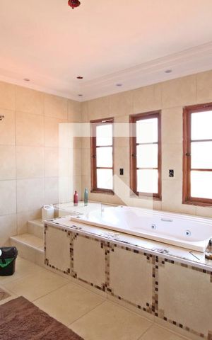 Casa à venda com 700m², 4 quartos e 3 vagasBanheiro do Quarto 3 (suíte)