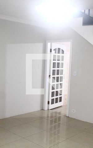 Casa para alugar com 132m², 3 quartos e 2 vagasSala