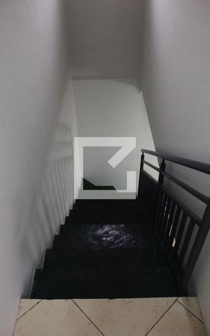 Casa para alugar com 132m², 3 quartos e 2 vagasEscada