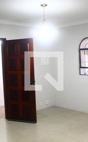 Casa para alugar com 132m², 3 quartos e 2 vagasSala