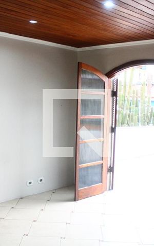Casa para alugar com 132m², 3 quartos e 2 vagasQuarto Suíte