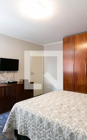 Casa à venda com 250m², 6 quartos e 4 vagas Casa à venda com 250m², 6 quartos e 4 vagasSuite