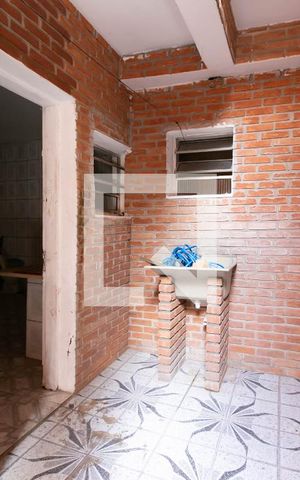 Casa à venda com 250m², 6 quartos e 4 vagas Casa à venda com 250m², 6 quartos e 4 vagasEdicula