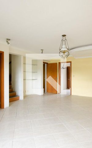 Casa à venda com 220m², 3 quartos e 3 vagas Casa à venda com 220m², 3 quartos e 3 vagasSala
