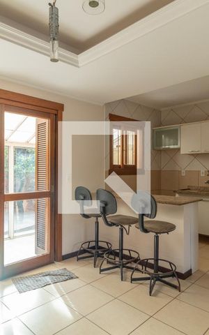 Casa à venda com 172m², 3 quartos e 2 vagas Casa à venda com 172m², 3 quartos e 2 vagasCozinha e Área de Serviço