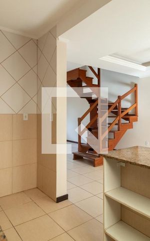 Casa à venda com 172m², 3 quartos e 2 vagas Casa à venda com 172m², 3 quartos e 2 vagasCozinha e Área de Serviço