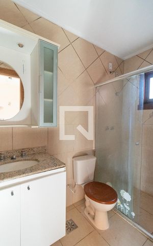 Casa à venda com 172m², 3 quartos e 2 vagas Casa à venda com 172m², 3 quartos e 2 vagasBanheiro 2