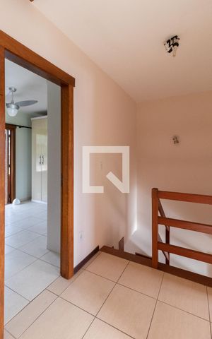 Casa à venda com 172m², 3 quartos e 2 vagas Casa à venda com 172m², 3 quartos e 2 vagasCorredor