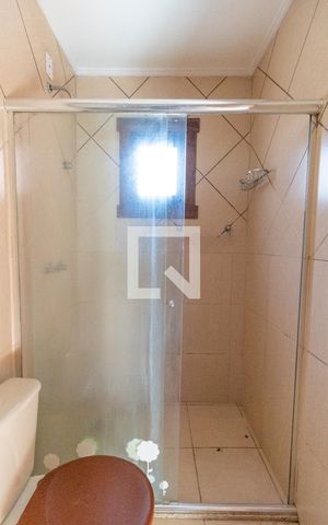 Casa à venda com 172m², 3 quartos e 2 vagas Casa à venda com 172m², 3 quartos e 2 vagasBanheiro 2