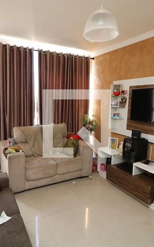 Casa à venda com 160m², 3 quartos e 2 vagasSala