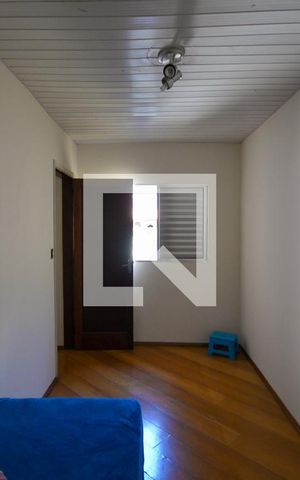 Casa à venda com 300m², 5 quartos e 3 vagas Casa à venda com 300m², 5 quartos e 3 vagasQuarto 3