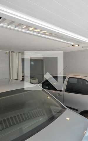 Casa à venda com 300m², 5 quartos e 3 vagas Casa à venda com 300m², 5 quartos e 3 vagasGaragem