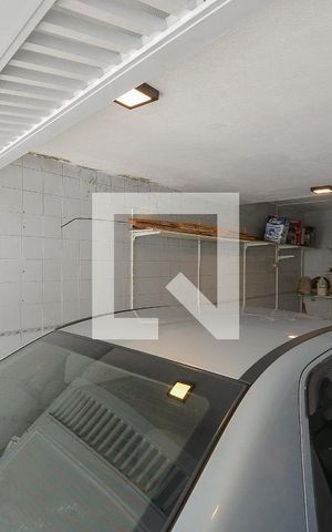 Casa à venda com 300m², 5 quartos e 3 vagas Casa à venda com 300m², 5 quartos e 3 vagasGaragem