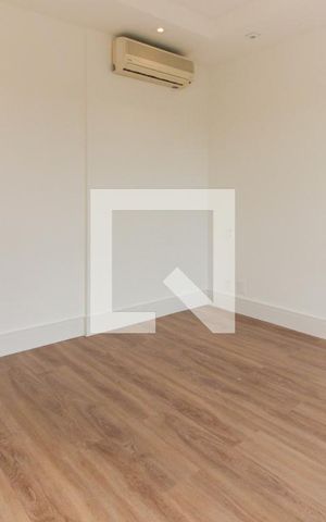 Apartamento à venda com 210m², 2 quartos e 2 vagas Apartamento à venda com 210m², 2 quartos e 2 vagasQuarto