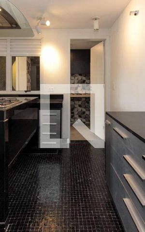 Apartamento à venda com 210m², 2 quartos e 2 vagas Apartamento à venda com 210m², 2 quartos e 2 vagasCozinha