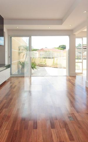 Apartamento à venda com 210m², 2 quartos e 2 vagas Apartamento à venda com 210m², 2 quartos e 2 vagasSala