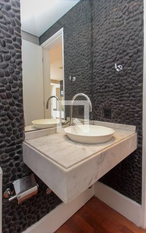 Apartamento à venda com 210m², 2 quartos e 2 vagas Apartamento à venda com 210m², 2 quartos e 2 vagasLavabo
