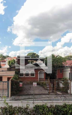 Apartamento à venda com 210m², 2 quartos e 2 vagas Apartamento à venda com 210m², 2 quartos e 2 vagasVista