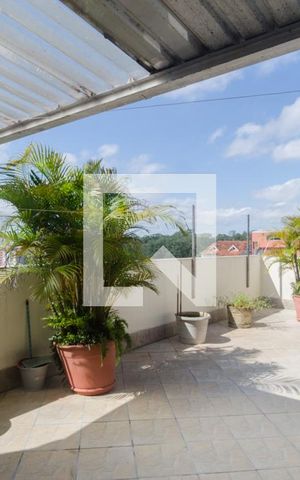 Casa à venda com 727m², 4 quartos e 14 vagas Casa à venda com 727m², 4 quartos e 14 vagasVaranda